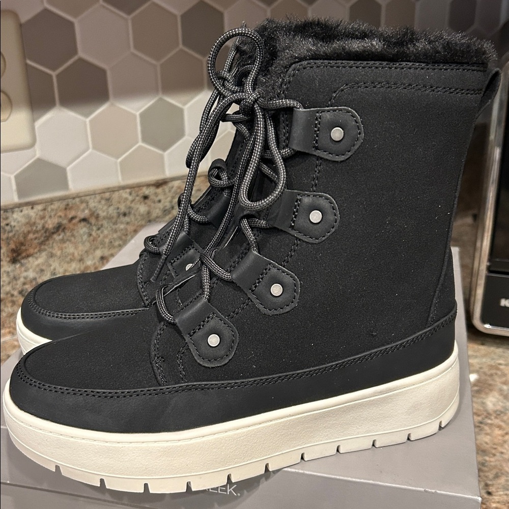 New Falls Creek Women's 6 Black Winter 3M Thinsulate Water Resistant Fur Boots - Picture 3 of 9